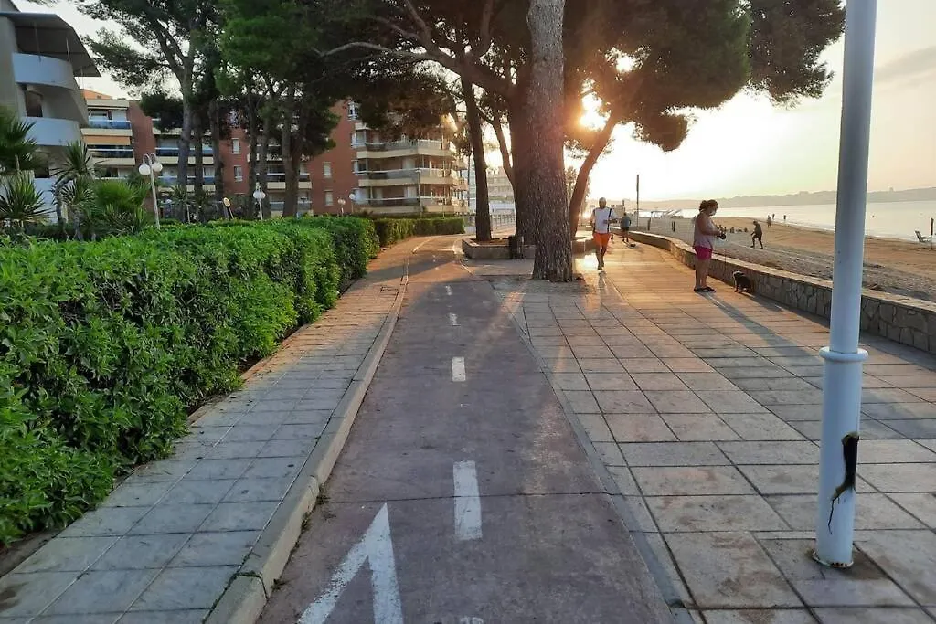 Apartamento Con Piscina, En Primera Linia De Mar. Cambrils 0*,  Spain