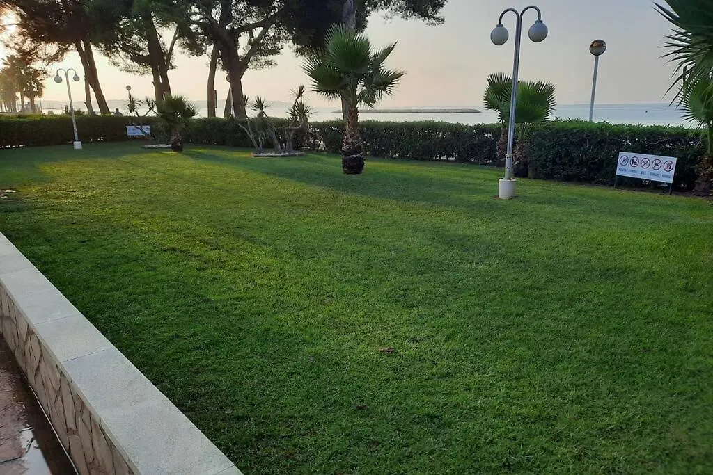 Apartamento Con Piscina, En Primera Linia De Mar. Cambrils Apartment