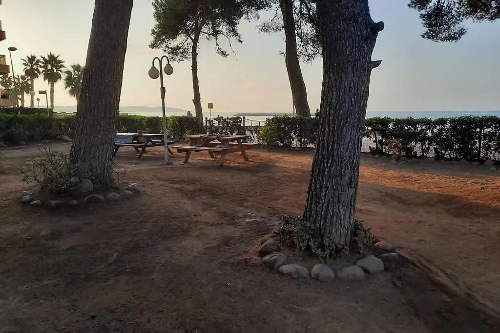 Apartamento Con Piscina, En Primera Linia De Mar. Cambrils