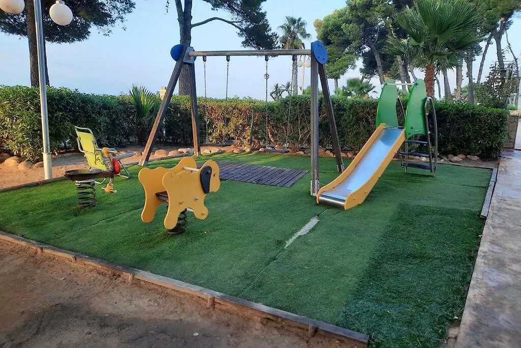 Apartamento Con Piscina, En Primera Linia De Mar. Cambrils